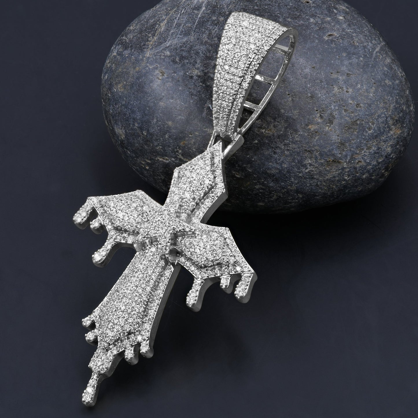 LUCENT DRIP CROSS PENDANT | 962421